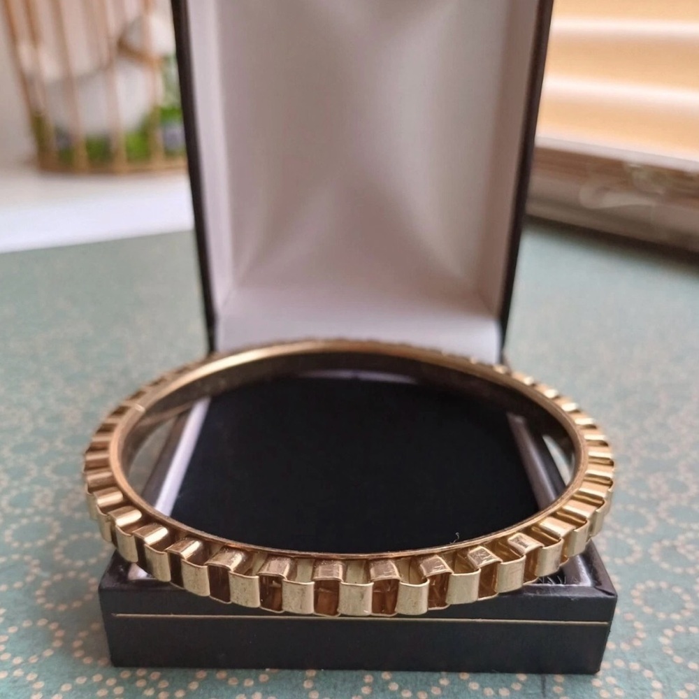 Vintage Gold Tone Geometric Bangle Bracelet Modernist Vintage Jewelry - Picture 4 of 11